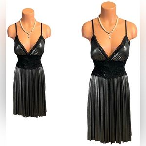 Vintage 90s Silver Metallic Black Lace Sleeveless Accordion Pleated Party Dress